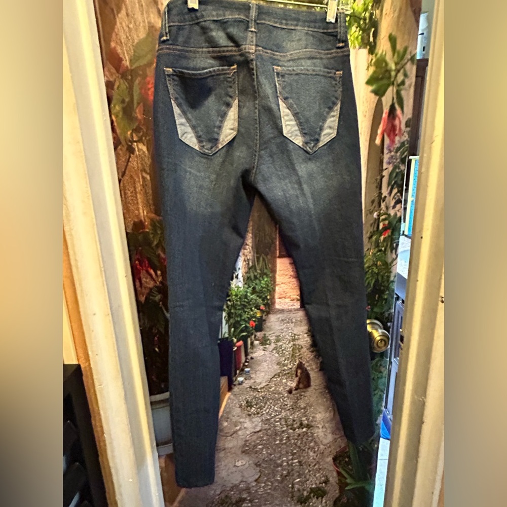Cello Jeans cello jeans Distressed Skinny Jeans size‎ 7 2 tone pockets